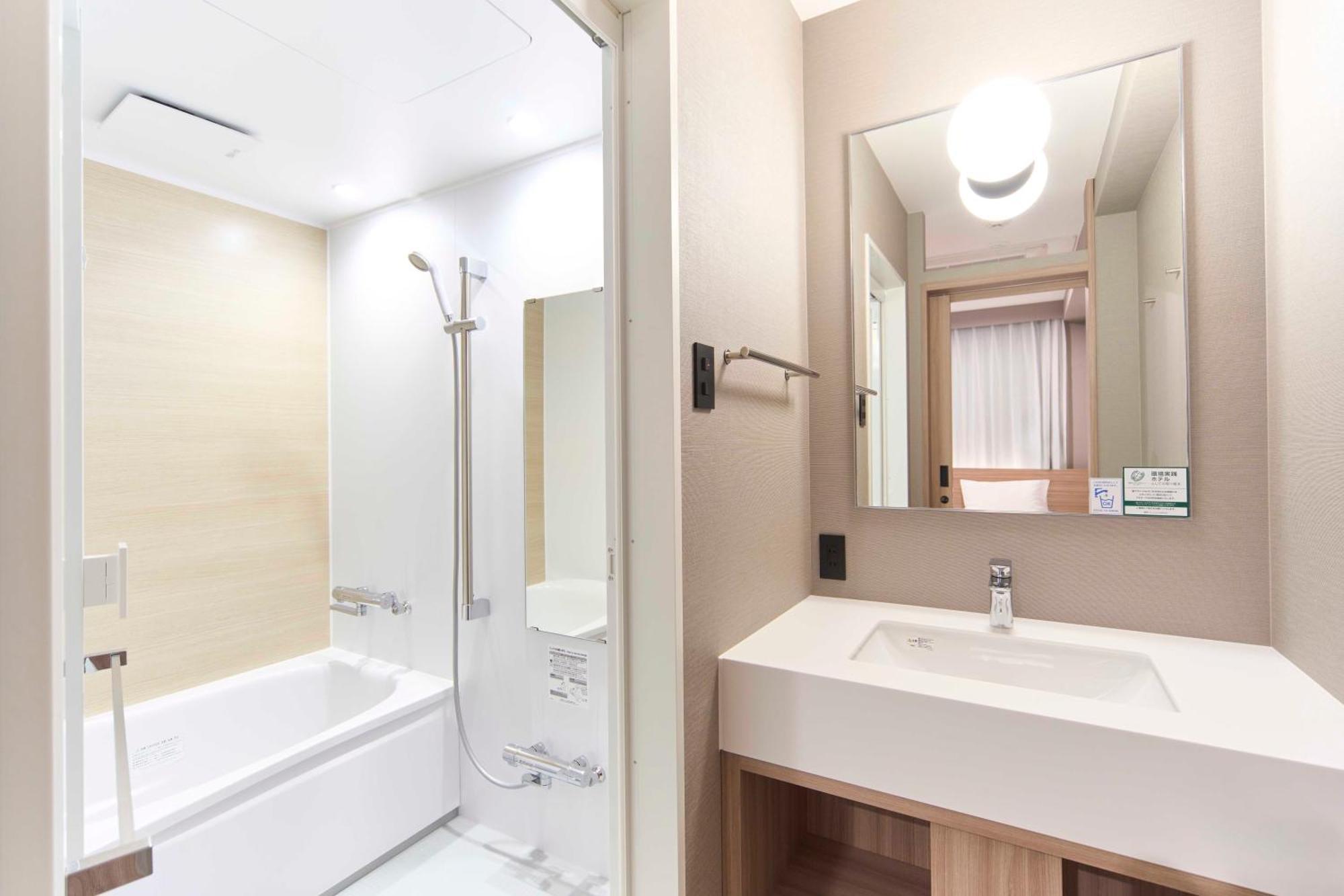 Washington R&B Hotel Umeda East Осака Екстериор снимка
